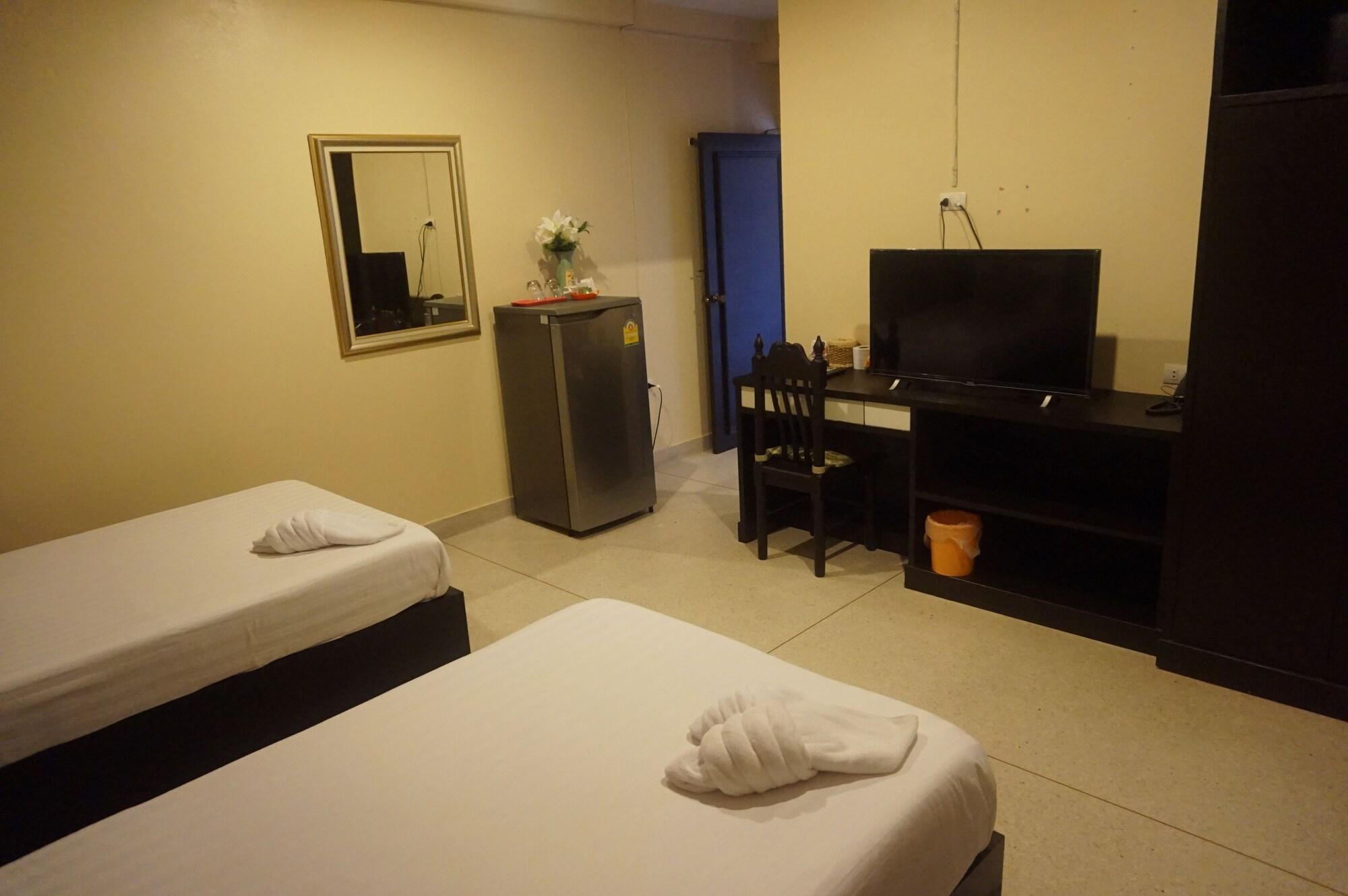 Metro Residence Surin Buitenkant foto