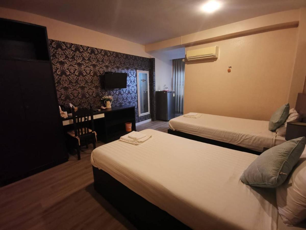Metro Residence Surin Buitenkant foto