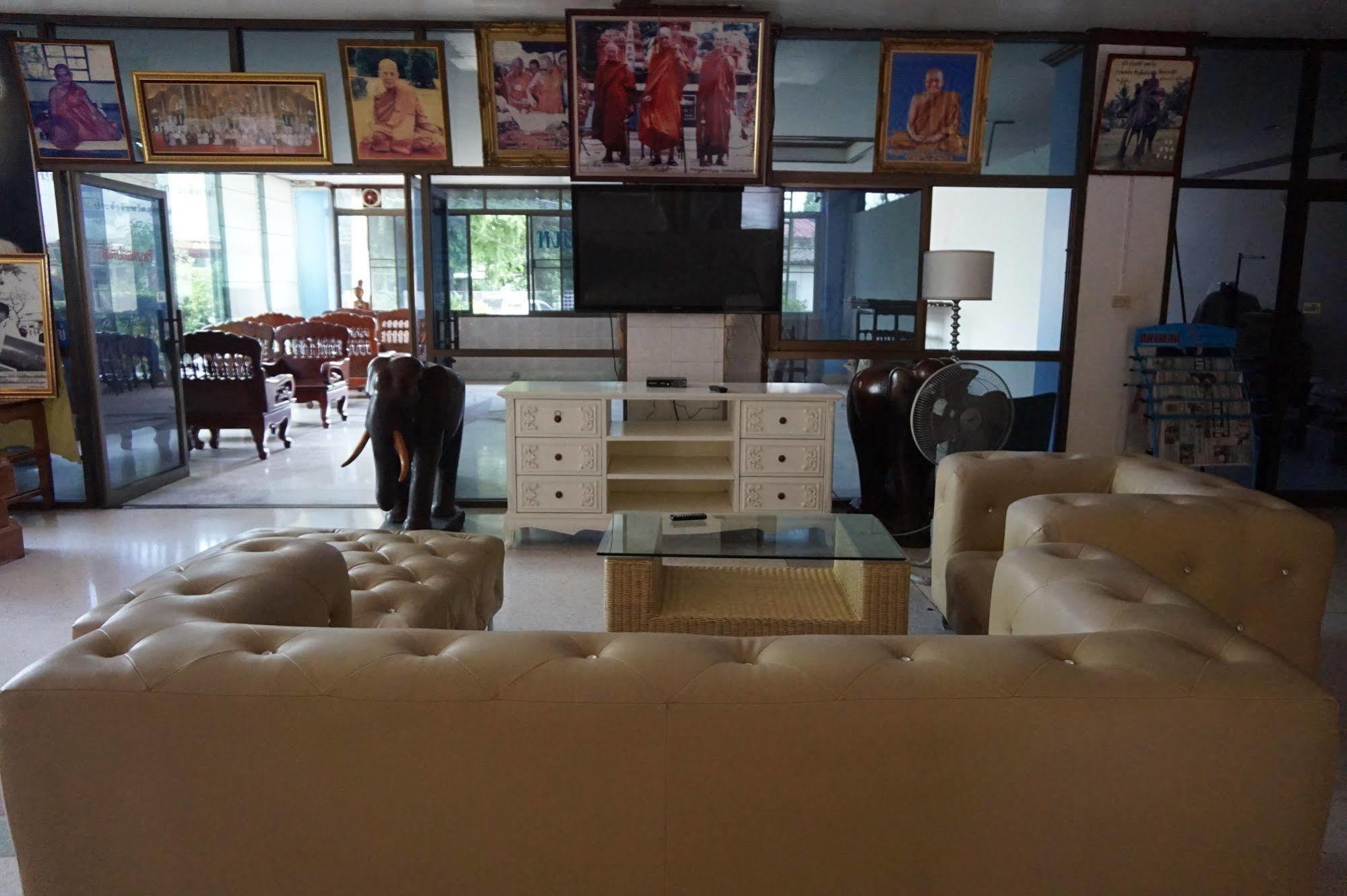 Metro Residence Surin Buitenkant foto